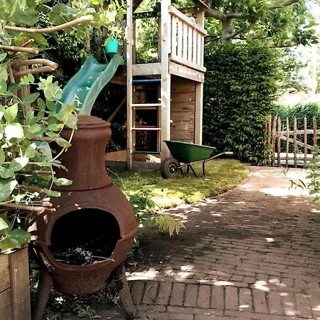 Family House On Historic Dike - Big Garden, Free P Apartment *